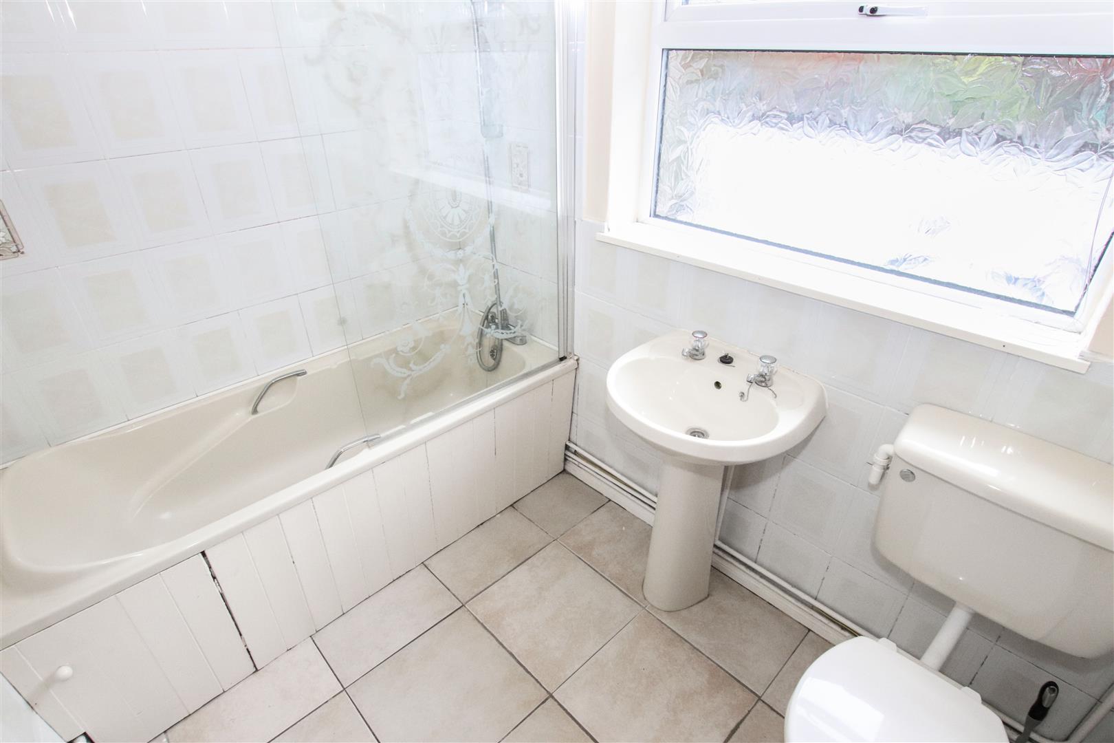 GROUND FLOOR BATHROOM